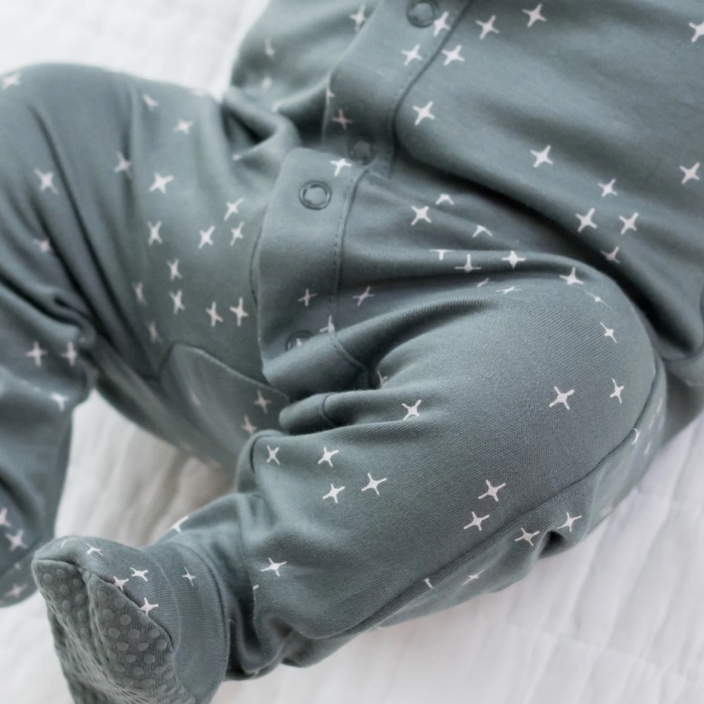 Colored Organics Skylar Footed Sleeper Organic Cotton in North Star snap 3-6 m - Picture 3 of 5